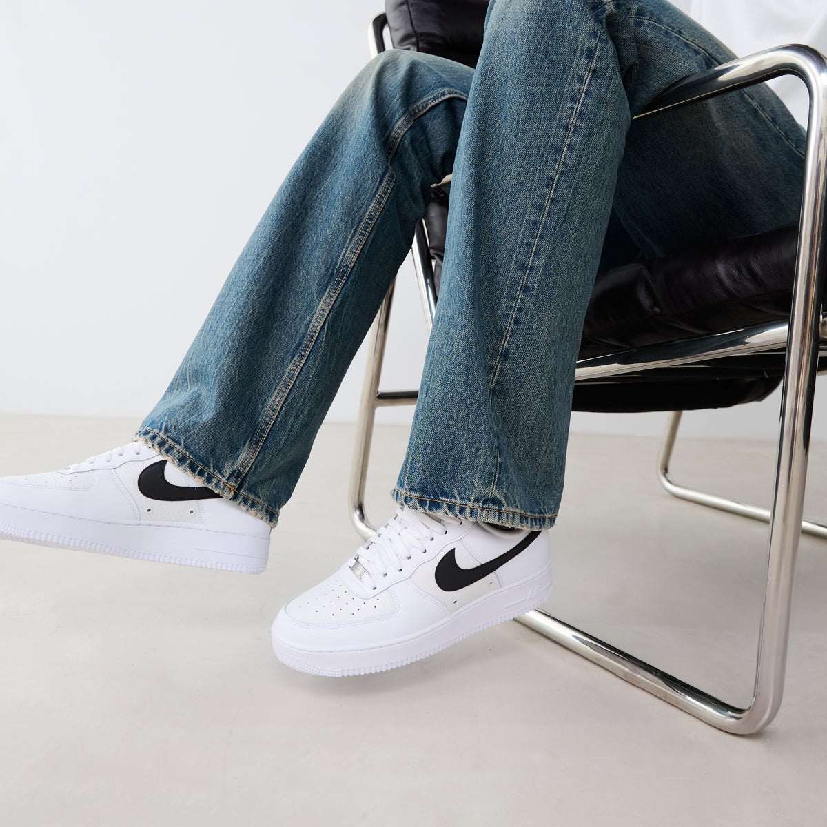 Nike Air Force 1 Low Tech - Blanc/noir